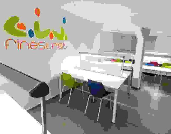 Finestrat // Juventud organiza el taller “Popcow” para desarrollar el talento de los jóvenes locales e impulsar su creatividad 