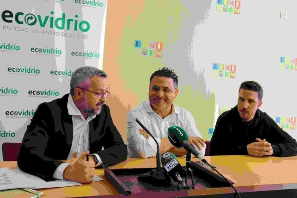 El Ayuntamiento de Benidorm y Ecovidrio promueven el reciclaje durante la Acampada de Penyes