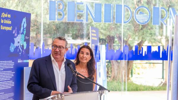 La Generalitat destaca el liderazgo europeo de Benidorm durante una visita a la exposici&oacute;n por los 40 a&ntilde;os de Espa&ntilde;a en la UE