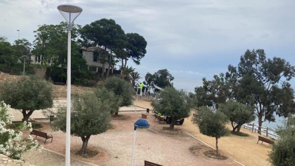 El Ayuntamiento de la Vila Joiosa mejora la iluminación en el Parque de Puntes del Moro con la renovación de sus luminarias