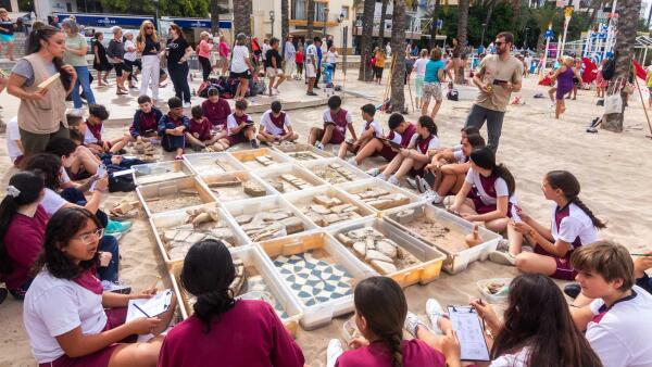 Talleres escolares para conmemorar el Día Internacional de los Museos en Benidorm