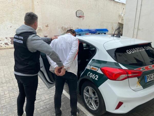 La Guardia Civil esclarece seis delitos de robo con fuerza en distintos bares de Villajoyosa