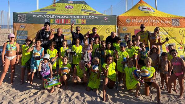 Deporte y diversión se dan la mano en la X edición del torneo de vóley playa ‘Hijos de Pedro Alós’