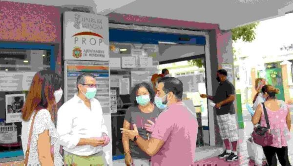 El secretario auton&oacute;mico de Participaci&oacute;n y Transparencia visita la extensi&oacute;n administrativa de Beniard&agrave;.