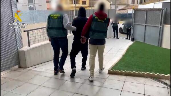 La Guardia Civil detiene a un delincuente reincidente tras robar en 23 viviendas de la Vega Baja del Segura 