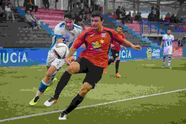 La Nuc&iacute;a C.F. empat&oacute; 1-1 ante el Sant Joan y espera rival de playoff