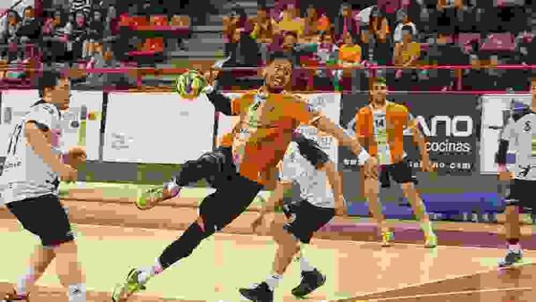 El pivote Pepe Oliver regresa a la plantilla del Balonmano Benidorm