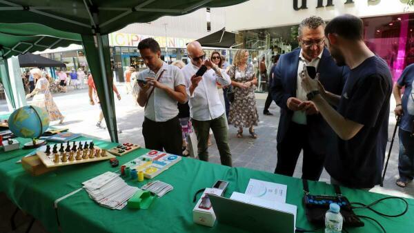 Toni Pérez participa en las actividades de difusión y concienciación del Grupo Social ONCE