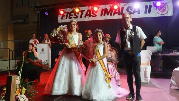 Las hermanas Lucía y Naiara Moreno Novella, coronadas reinas de las Fiestas de Imalsa II 