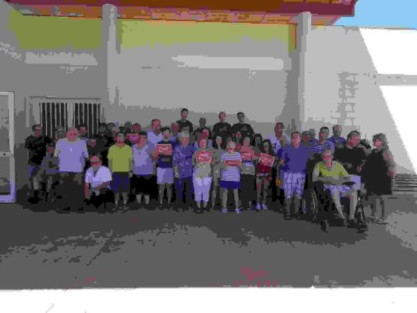 La Vila &middot; Ayuntamiento, Club N&aacute;utico y Coca-Cola entregan 550 litros en productos a Les Talaies por la campa&ntilde;a de recogida y limpieza de basura en la Malladeta 