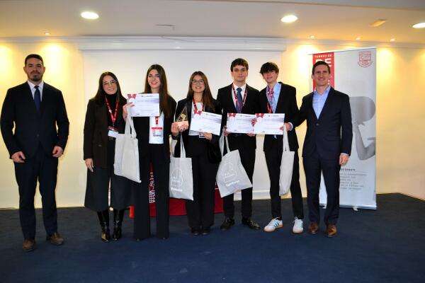 Maristas de Valencia gana el VI Torneo de Debate &lsquo;Lope de Vega&rsquo; en el que han participado medio centenar de alumnos