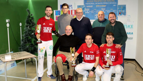 Pere Roc II, H&eacute;ctor y Carlos se alzan con el XXXVI &lsquo;Trofeu Nadal&rsquo; de pilota de Benidorm