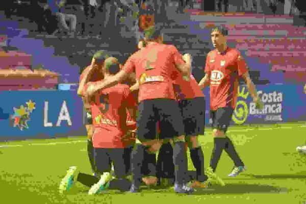 La Nuc&iacute;a gan&oacute; 2-0 al Orihuela y ma&ntilde;ana se mide al Alzira