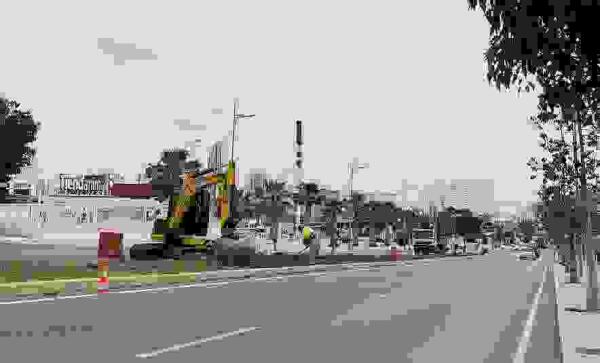 Empiezan los trabajos en la mediana de la CV-767 que une La Cala con el bulevar y las urbanizaciones de Finestrat
