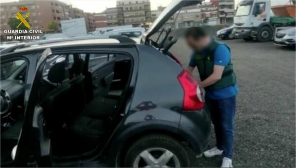 La Guardia Civil desarticula una "red de mulas" a la que se le atribuye la estafa de más de un millón de euros 