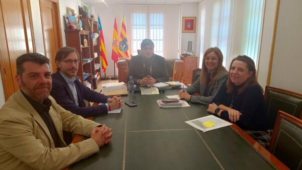 El Alcalde Marcos Zaragoza se re&uacute;ne con el director general de Infraestructuras Educativas, Jos&eacute; Mar&iacute;a Larena