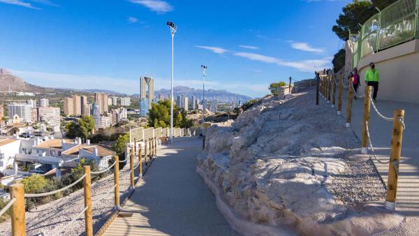 Algo más de 53.000 personas visitaron el yacimiento del Tossal de La Cala durante 2024