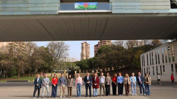 El programa de apoyo escolar para estudiantes de etnia gitana en Benidorm supera la decena de alumnos en su primer mes