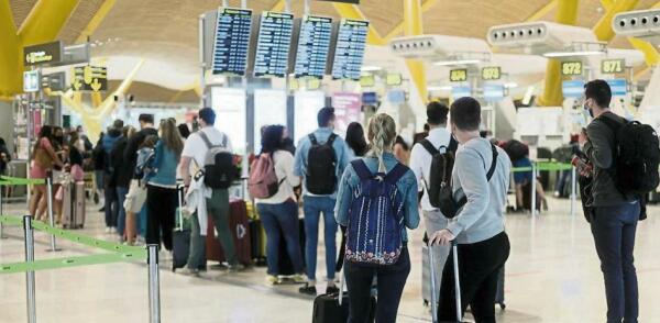 Atasco en el aeropuerto de Barajas: Madrid pide medidas al Gobierno