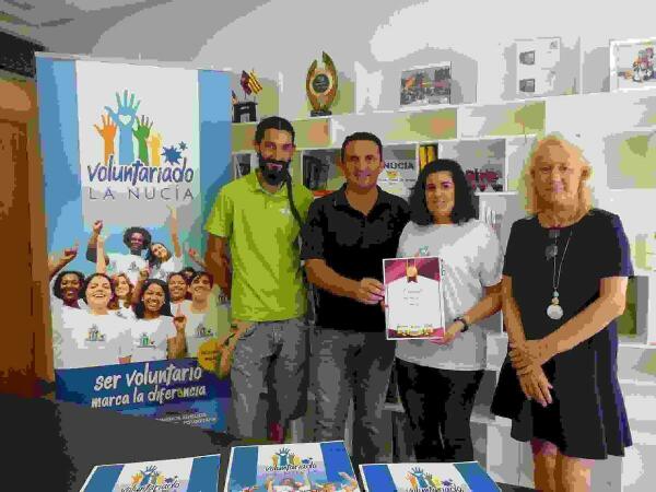 La Nuc&iacute;a &middot; Reconocimiento a la voluntaria con diversidad funcional  de l&rsquo;Escola d&rsquo;Estiu