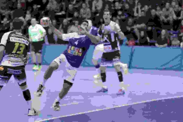 Reparto de puntos en el inicio de la segunda vuelta de la Liga Asobal en Benidorm