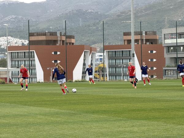 Francia derrot&oacute; a Noruega en el Internacional Femenino de futbol el pasado viernes 