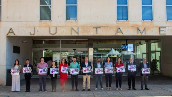 Benidorm condena el último asesinato machista cometido sobre una mujer en Badajoz