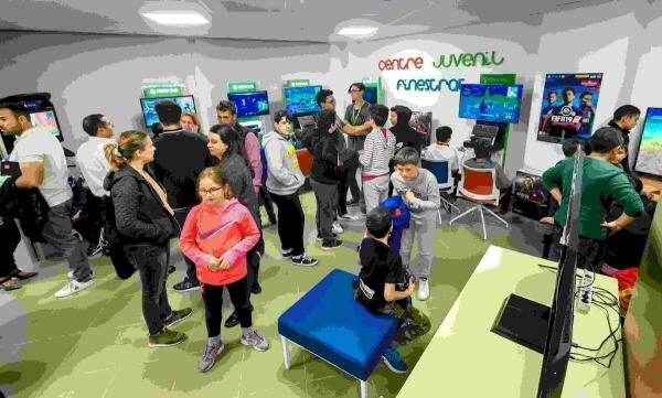 La Concejalía de Juventud de Finestrat inicia el mes de abril con un amplio programa de formación, talleres y torneos de consolas