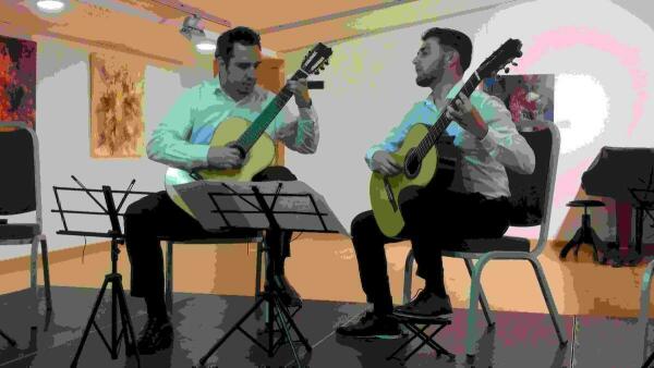 12 guitarristas internacionales actuaron en La Nucía