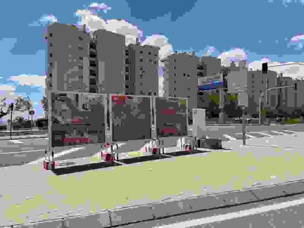 La Vila //  Instalan 40 paneles para material electoral por la localidad