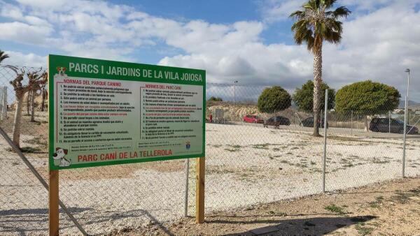 El Ayuntamiento de la Vila Joiosa abre un nuevo parque canino en el barrio de la Tellerola