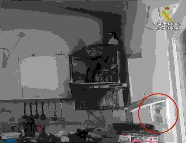 La Guardia Civil sofoca un incendio en una vivienda de Els Poblets.