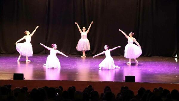 El Conservatorio Elemental de Danza clausura el curso 2023/24 con una gran exhibición en el Centro Cultural   