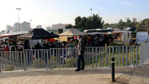 Comercio completa el vallado de la parte norte del recinto de Mercasa 