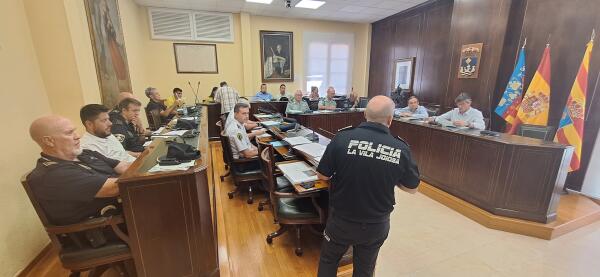 Villajoyosa refuerza la seguridad de las Fiestas de Moros y Cristianos con más efectivos