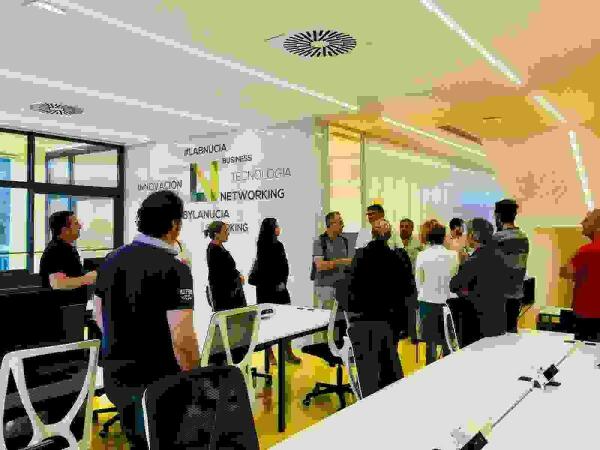 Los emprendedores nucieros empiezan a trabajar en el Lab_Nucia 