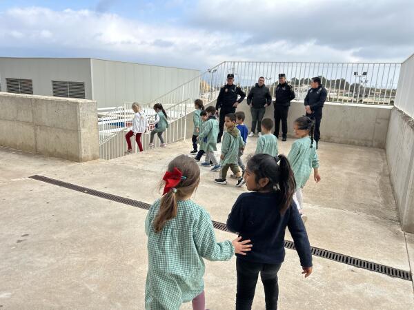 Simulacro de evacuación en el Colegio Muixara