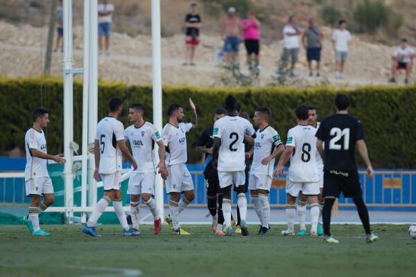 El Albacete gana 2-0 al Ibiza en el Estadi Olímpic