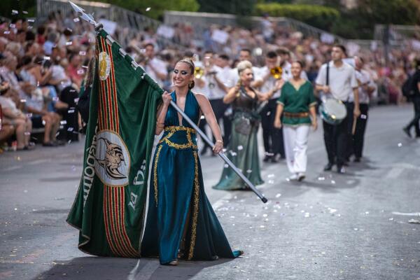 La Entrada de Bandas marca el inicio de las fiestas de Moros y Cristianos de Villajoyosa 2026 