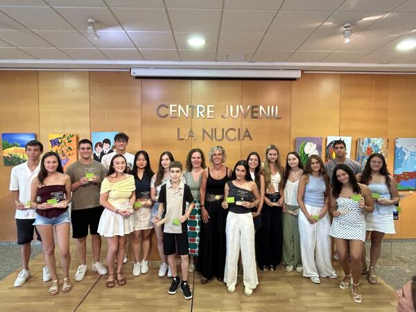 20 alumn@s del Instituto reciben reconocimiento por su excelencia académica 