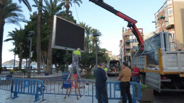 Benidorm instala tres nuevas pantallas ‘smart’ en el parque de Elche, avenida Villajoyosa y Mediterráneo