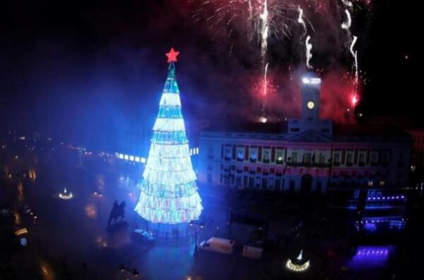 La pandemia obliga a suspender la fiesta de fin de año en la Puerta del Sol.