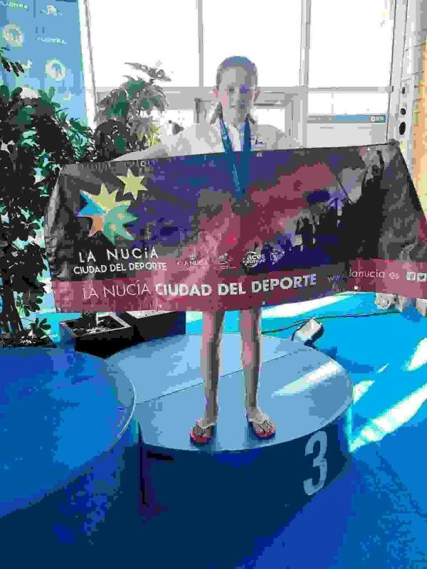 Chantal Ummels ganó el bronce en el Nacional de Natación Sincronizada