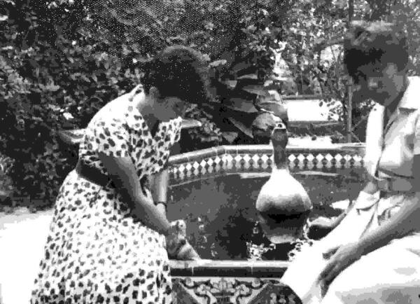 La fuente y el cenador del jardín histórico del  chalet Centella vuelven a la vida