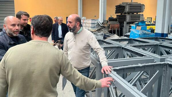Benidorm progresa en la restauraci&oacute;n de las columnas &lsquo;Andrea&rsquo; del Paseo Mar&iacute;timo de Levante 