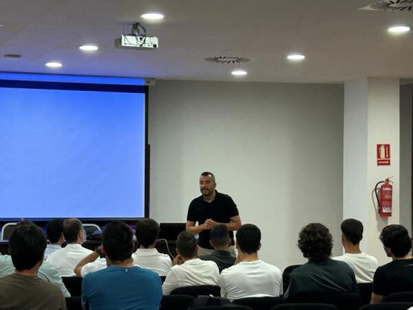 L’Auditori acogió el simposio “Nuevas Tendencias para el entrenamiento en fútbol” de la UA 