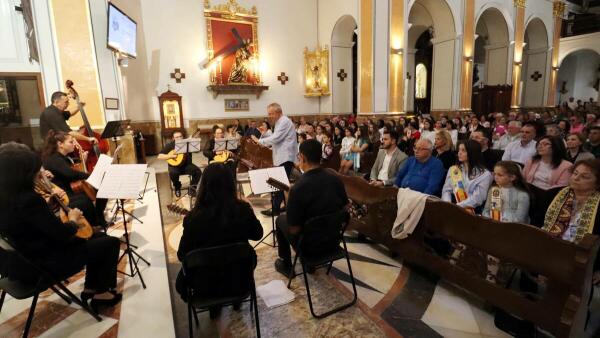 Concierto en Sant Jaume y Santa Anna de la Orquesta de Pulso y Púa de ‘La Barqueta’ 