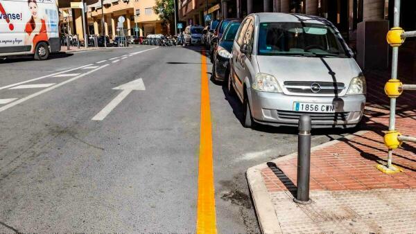 Benidorm inicia en Foietes-Colonia Madrid la señalización de la zona naranja de estacionamiento exclusivo para residentes 