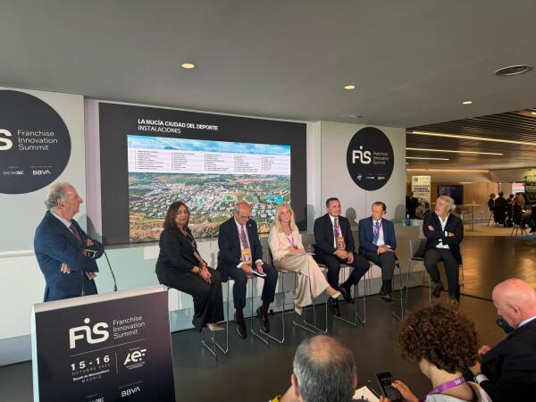 La Nucía “ejemplo de inversión” en el Foro de Ciudades & Franquicia FIS 2025 