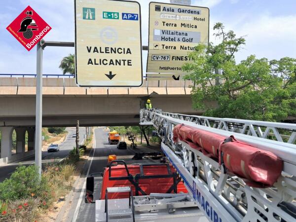 COLISIÓN CAMIÓN PLUMA EN BENIDORM 